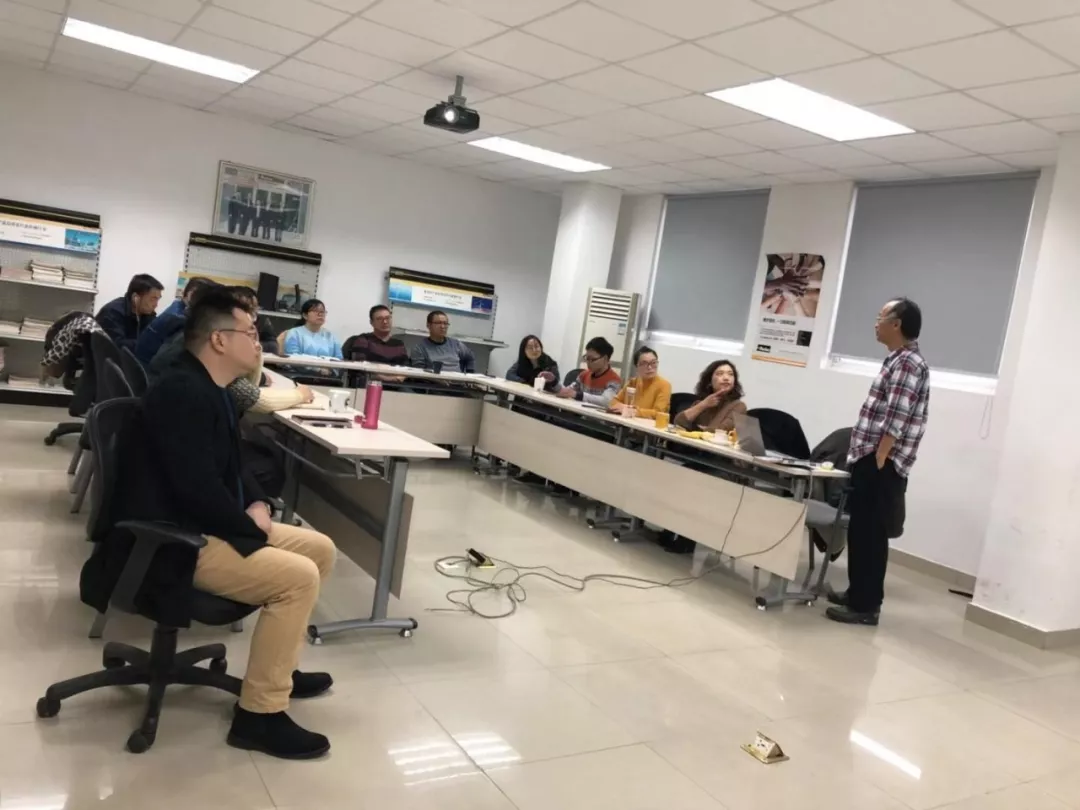 8Q理論,洪宜幸,企業培訓